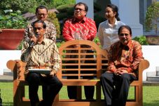 Tarik Investasi, Jokowi...