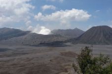 Gunung Bromo Semburkan...