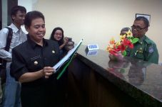 Lengser dari Wali Kota,...