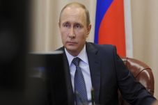 Kremlin Marah, Putin...