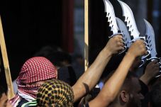Tikam Polisi Israel,...