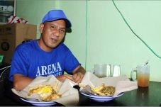 Pramono, Pengusaha Pecel...