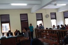 Teman Sekamar Agus:...