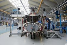 Perusahaan Pembuat Helikopter...