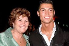 Ibunda Ronaldo Ingin...