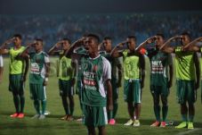 Bekuk Persib Bandung,...
