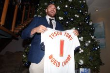 Tyson Fury Rajai Daftar...