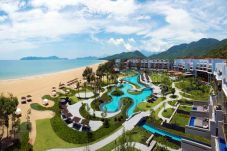 5 Resort Wah di Tengah...