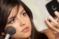 Tips Make Up di Musim...
