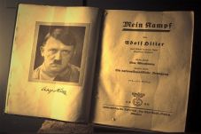 Manifesto Hilter yang...