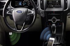 Ford Pilih Siri Eye...