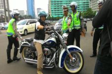 Tahun Depan, Pengendara...