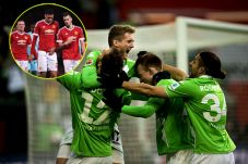 United Sedang Seret...