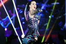 Katy Perry Dinobatkan...