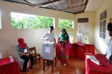 Irwan Prayitno Gunakan...