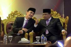 Zumi Zola Gubernur Jambi...