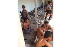 Mabuk di TPS, Empat...