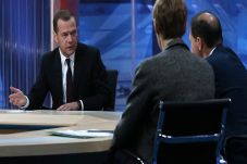 Medvedev: Rusia Tolak...