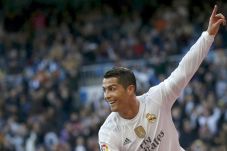 Luar Biasa, CR7 Cetak...