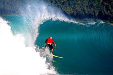 7 Spot Surfing Terbaik...