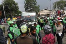 Jambret Handphone Lurah,...
