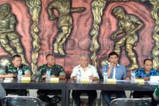 Arema dan Surabaya United...