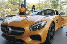Penjualan Mercedes-Benz...