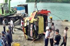 Diduga Rem Blong, Truk...