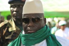Presiden Gambia Umumkan...