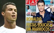 Baca Majalah Ini, Telinga...
