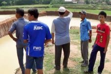 Berenang di Galian C,...