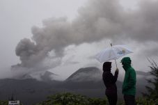 Bule Amerika: Gunung...