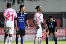 Awas, Insting Arema...