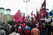 Ratusan Pedemo Beraksi...