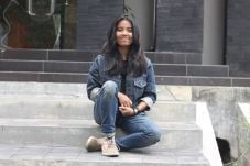 Christina Adinda, Gadis...