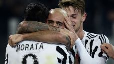 Nyonya Tua Pesta Gol...