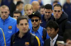 Neymar Dikabarkan Absen,...