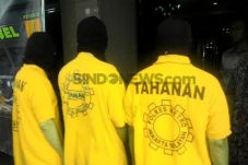 Dirut dan 2 Teknisi...