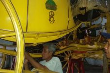 Perbaiki Kereta Kiai...