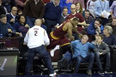James Bikin Cedera Penonton,...