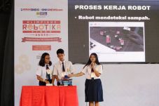 Robot Pembersih Sungai...