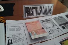 Wow, Bule Rusia dan...