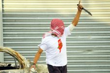 Tusuk Tiga Warga Israel,...