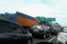 Ruas Tol Lumpuh, Depok...