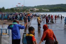 Ribuan Pengunjung Padati...