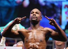Tinggalkan Tinju, Mayweather...