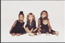 Tradisi Keluarga Kardashian...