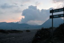 Status Bromo Siaga,...