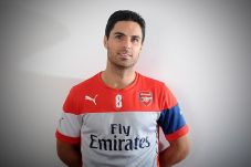 Arteta Berpeluang Latih...