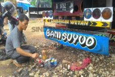 70% Lukisan Badan Truk...